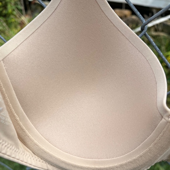 SKIMS fit everybody T-shirt bra - Picture 5 of 12